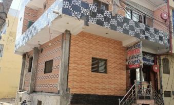 Goroomgo Anand Guest House Mathura