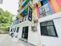 Hot Spring Homestay - vue sur la montagne