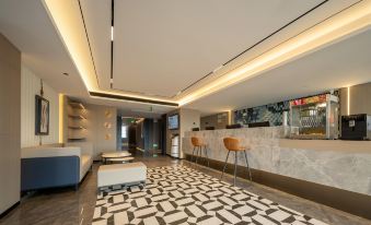 OKDAY Hotel (Zhangjiajie Zhongshang Square Dayong Ancient City)