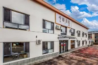 今喜飯店（烏蘭布統景區店） 甘丹駝城遊牧文化景區附近的飯店