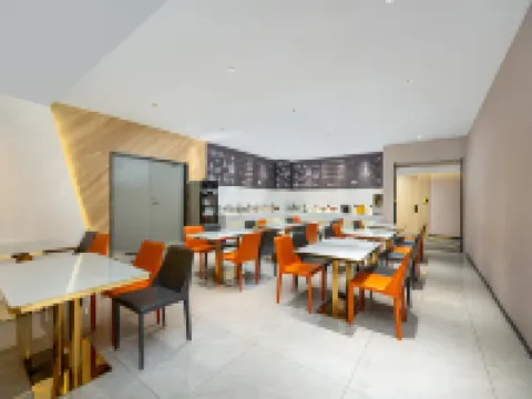 IU Hotel Urumqi High speed Railway Station Branch