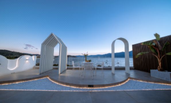 Xiaolu Chenke Island Neighbor Sea View Hotel (Erhai Branch)