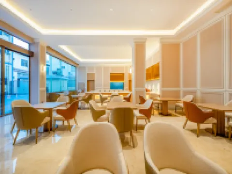 Vienna Hotel (Yuxi Xinping Gasa Flower Street) Hotel a Xinping