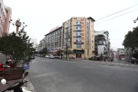 Vienna Hotel (Minwei Shopping Center Branch) Hotels in Hanyin County