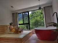 Xianju Danzhu Yeyou Language Hot Spring Private Soup Resort Homestay