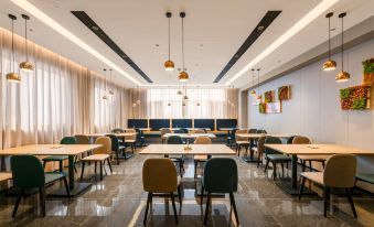 Home Inn Business Hotel(Qingdao Haier Industrial Park Pure Life Journey)