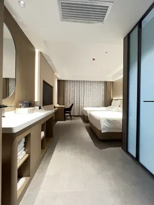 Yanchi Wanyue Crystal Theme Hotel Hotels near Great Wall Park