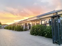 Orange Courtyard Homestay - Homestays