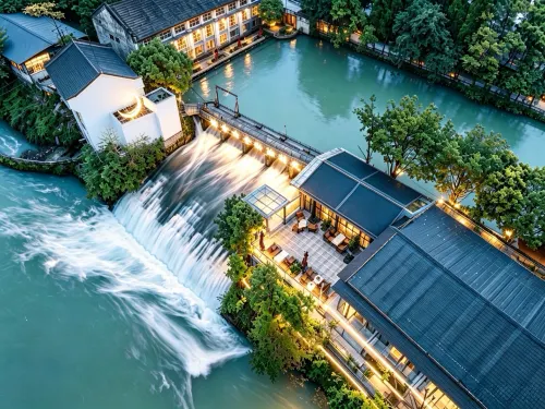 Hidden Cloud Villa · Qingcheng Cliff Hot Spring Resort (Dujiangyan Scenic Spot) - رخيصة