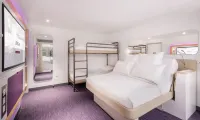 Yotelair Singapore Changi Airport Hotel dekat BOSS（Changi T3 Store）