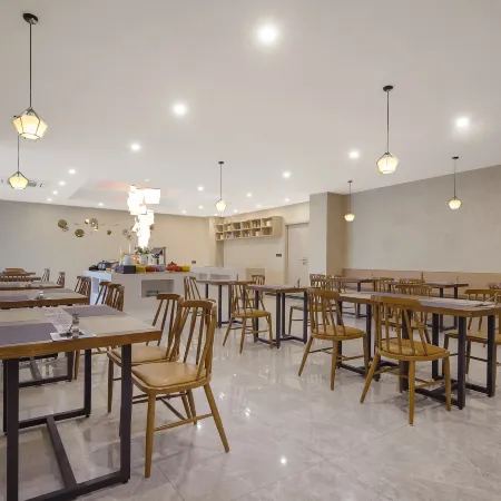 Starway Hotel (Jurong College of Agriculture and Forestry)