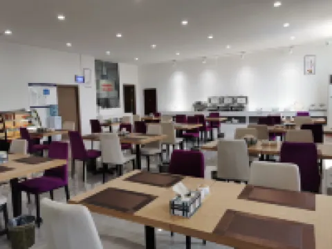 ラベンダーホテル(瀘県高速鉄道駅萬福大都匯) 瀘県のホテル