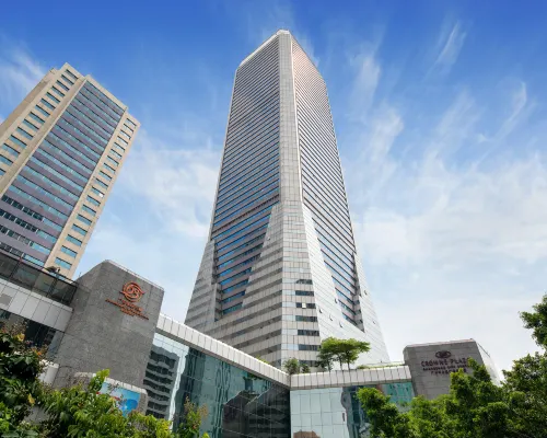 كراون بلازا جوانجتشو سيتي سنترب باي آيتش جي Hotels near لا بيرلي