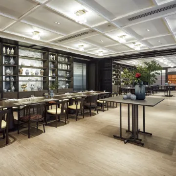 Montien Hotel Surawong Bangkok Отели рядом с достопримечательностью «Станция Mrt Сам Ян»