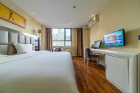 Ease Hotel (Yidu Yasi International Plaza)
