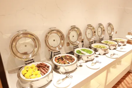 Borrman Hotel (Huazhou Beijing East Road) Отели в г. Хуачжоу