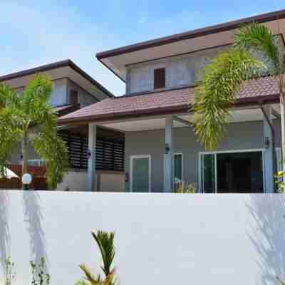 Lanta Sitara Villa 2 Hotel Exterior