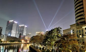 Waitan 333 Hotel (Nanjing East Road Subway Station)