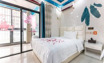 Xinju Apartment (Wuhan Station Happy Valley Branch)
