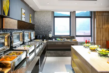 Qhsg Hotel Отели рядом с достопримечательностью «Erlingshan Hot Spring»