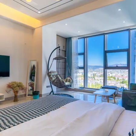 Maitreya July Homestay (Qinglai Park Giant Century Square Branch)