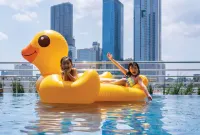 DoubleTree by Hilton Surabaya - Pools