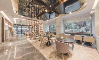 Nanjing Confucius Temple Zhonghua Gate Metro Station Light Residence Hotel