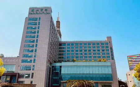 Plaza Hotel Yuyao Отели рядом с достопримечательностью «Former Residence of Wangyangming»