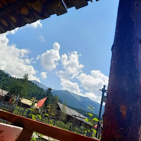 Haba River Snowy Mountain Villa