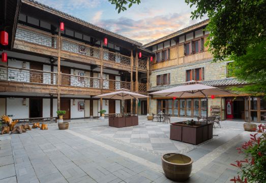 아이슈 산팡 컬쳐 게스트 하우스 전경