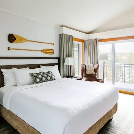 Pyramid Lake Lodge