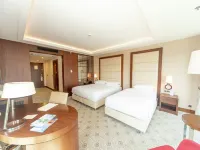 Doubletree by Hilton Istanbul Topkapi Hotels near Chora Museum