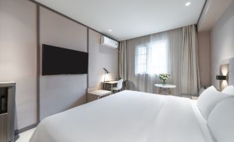 Boyue Huating Hotel (Yanluo Wetland Park)