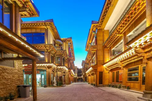 Shangri-La 5th Asterly Stone Tiankui Hotel (Dukezong Ancient City Shop) - 4-Star