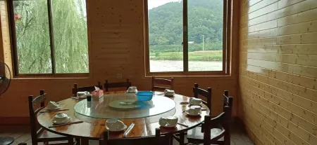 Shanying Riverside Homestay Отели рядом с достопримечательностью «Guangdong First Peak Resort»