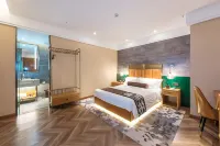 James Joyce Coffetel Hotel (Beijing Daxing Xinmeiti Gongan Daxue) Hotels near School of Software and Microelectronics, Peking University