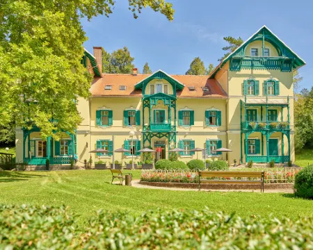 Hotel Svicarija ツェリェのホテル