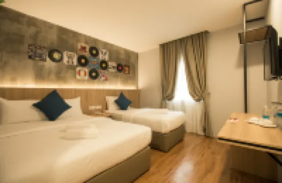 Hotel CIQ, Jalan Trus