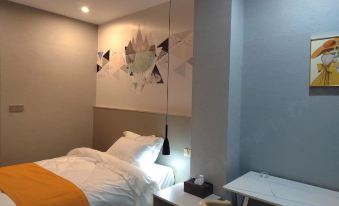 Changwei Apartment (Pingnan Donghu Shop)
