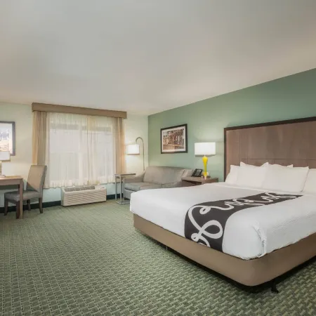 La Quinta Inn & Suites by Wyndham Newport