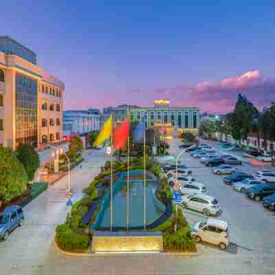 陸良桂華花園酒店 Hotel Exterior