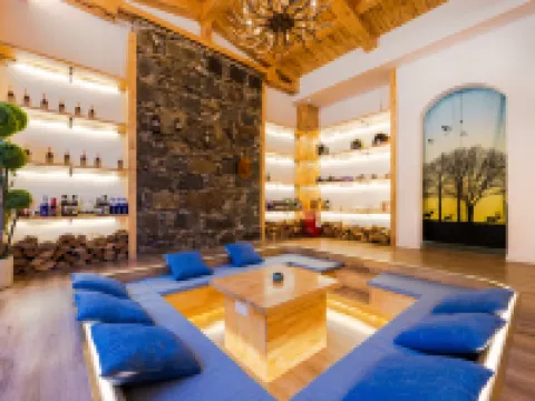 Four Mountain Hotel Mount Siguniang โรงแรมในเซี่ยวจิน