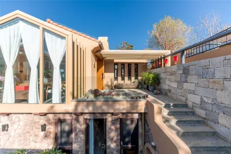 Designer Lake View Holiday Отели рядом с достопримечательностью «Yuxi University of Applied Technology»