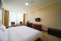 Huading Hotel (Guanhaiwei Town) Hotels near CPC Guanhaiweizhen Committee Party School