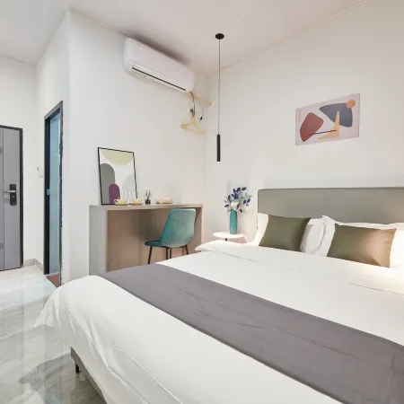 Duomei Light Luxury Apartment (Xiamen North Railway Station Shop)