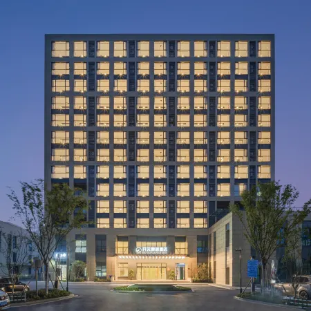 Deqing High Speed Railway Station Kaiyuan Life Hotel