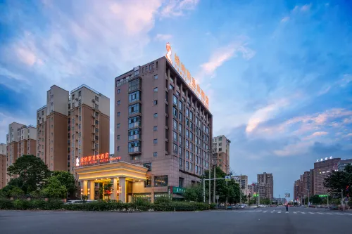 Venus Royal Hotel (Fuyang xizhan wuyue plaza Branch) - 3 Yıldız