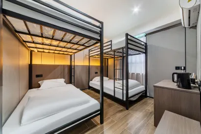 Manpeng E-Sports Hotel (Liantang Subway Station)