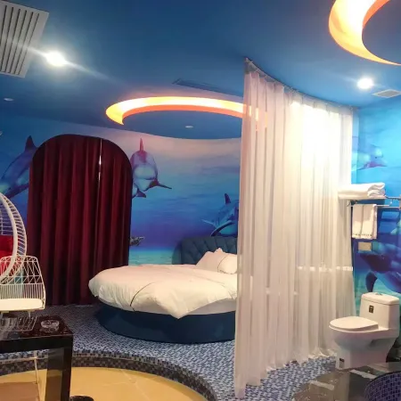Tianyue Theme Hotel (Daozhou North Road Wanhe Century City)