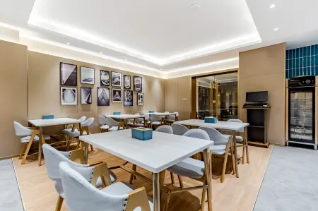 Feiyu S E-Sports Hotel (Wuhu University Town) Отели рядом с достопримечательностью «Anhui Technical College of Mechanical and Electrical Engineering»